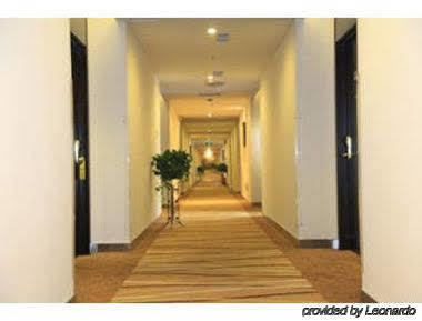 Отель Super 8 Shuang Jing Qiao East Пекин Экстерьер фото